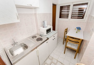 Apartment and Rooms Ivan (45191-A15) - Makarska
