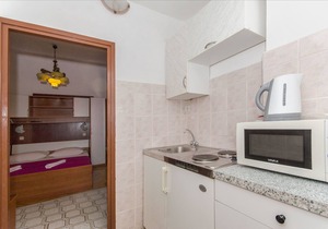Apartment and Rooms Ivan (45191-A15) - Makarska