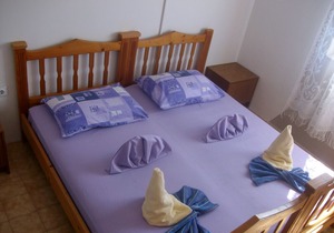Apartment Bob - 10m from the sea A4-Lorena 9(5) - Stomorska, Island Solta, Croatia