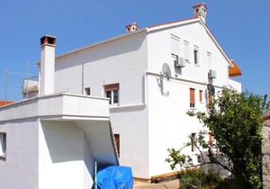 Apartment Bozava 8100a