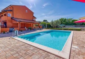 Apartment Danka A2 with Pool