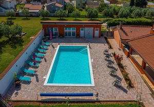 Apartment Danka A2 with Pool