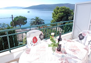 APARTMENT FOR 4 PERSONS/2 BEDROOMS/SEA VIEW