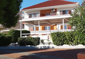 * Apartment house Dalmatia, terrace, sea view, beach, internet, parking
