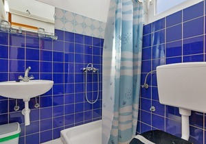 Apartment Igor - 5 m from beach: SA6(2+2) - Cove Pokrivenik, Island Hvar, Croatia