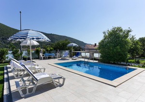 Apartment in Dubrovnik with swimming pool and sea view (A5)
