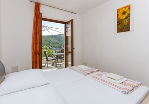 Apartment in Dubrovnik with swimming pool and sea view (A3)
