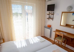 Apartment Ivan - great location: R3(2) - Novalja, Island Pag, Croatia
