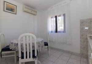 Apartment Jakša - close to the sea & free parking: A2(2) - Vis, Island Vis, Croatia