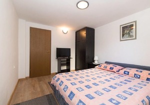 Apartment Jakša - close to the sea & free parking: A1(2+2) - Vis, Island Vis, Croatia