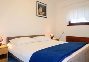 Apartment Jurkovic (NJI101) in Krk/Njivice - 4 persons, 2 bedrooms