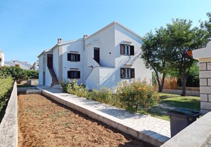 Apartment Luce - family friendly & parking: A2(4) - Pag, Island Pag, Croatia