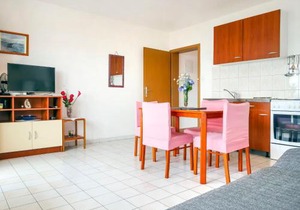 Apartment Manestar - CKV220 by Interhome