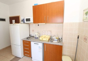 Apartment Mare-200 m from the beach A2(4) - Mandre, Island Pag, Croatia
