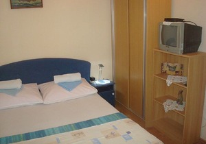Apartment Mato - free barbecue: A2(2+2) - Vis, Island Vis, Croatia