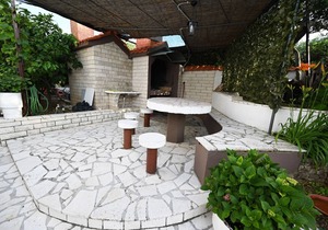 Apartment Mihovilovic - 50 m from beach: A1(4) - Slatine, Island Ciovo, Croatia