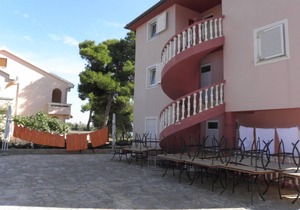 Apartment Monika - 10m from sea: A23(2+1) - Vir, Zadar riviera, Croatia