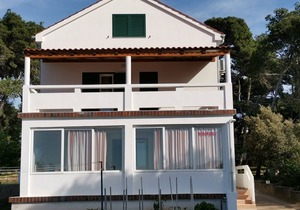 Apartment near the sea