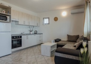 Apartment Nenad - with pool; A1(4+1) - Vrsi, Zadar riviera, Croatia