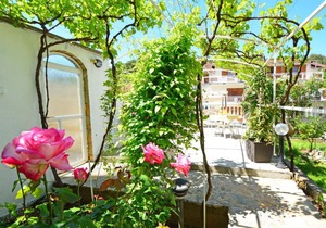 Apartment Ruža-3 by Interhome