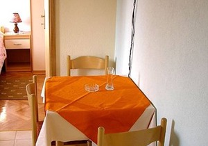 Apartment Stipan - 80 m from sea : A3(2) - Slatine, Island Ciovo, Croatia