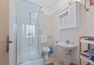 Apartment Uga2 - 70m from the beach: A3-kat(3+1) - Mandre, Island Pag, Croatia