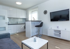 Apartment with Pool, AC, & Free WIFI