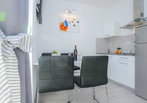 Apartment with Terrace and Free WiFi