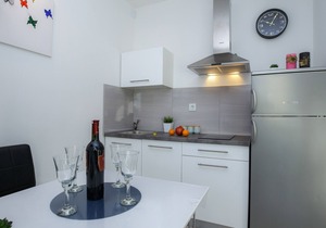 Apartment with Terrace and Free WiFi