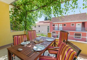 Apartments and Rooms Anita