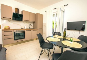 Apartments Aurora (74831-A2) - Mrljane