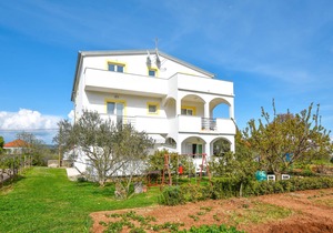 Apartments Aurora (74831-A2) - Mrljane