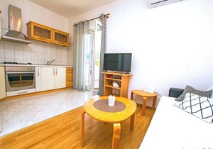 Apartments Aurora (74831-A1) - Mrljane