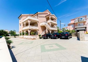 Apartments Biserka