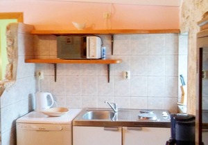 Apartments Branimir, (12566), Sutomišćica, Croatia