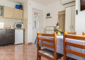 Apartments Danka, (16245), Pula, hr