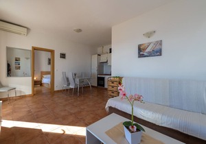 Apartments Ena (33981-A2) - Zavala - island Hvar