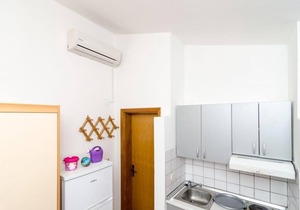 Apartments Ereš Zuronja-One-Bedroom Apartment with Sea View 1