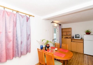 Apartments Ereš Zuronja-One-Bedroom Apartment with Sea View 3
