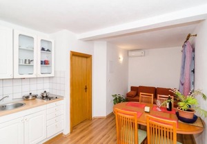 Apartments Ereš Zuronja-One-Bedroom Apartment with Sea View 3
