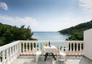 Apartments Franka Saplunara-One-Bedroom Apartment with Terrace and Sea View No1