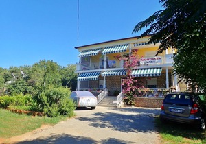 Apartments Nada (42012-A4) - Starigrad Paklenica