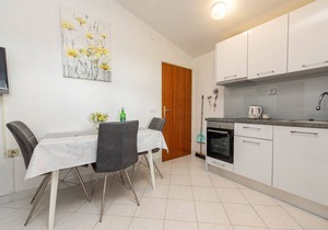 Apartments Ivan, (1711), Kožino, hr
