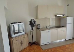 Apartments Josica, (14318), Banjol, hr