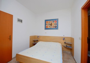 Apartments Jure (33821-A2) - Drasnice