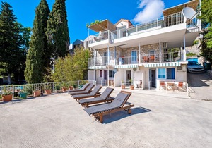 Apartments Katica, (14426), Mlini, hr