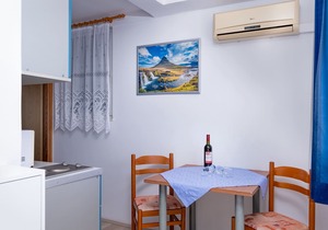 Apartments Katica, (14427), Mlini, hr