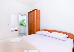 Apartments Liki (35311-A2) - Pisak