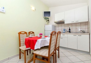 Apartments Liki (35311-A4) - Pisak
