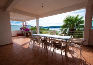 Apartments Maestral- on the beach